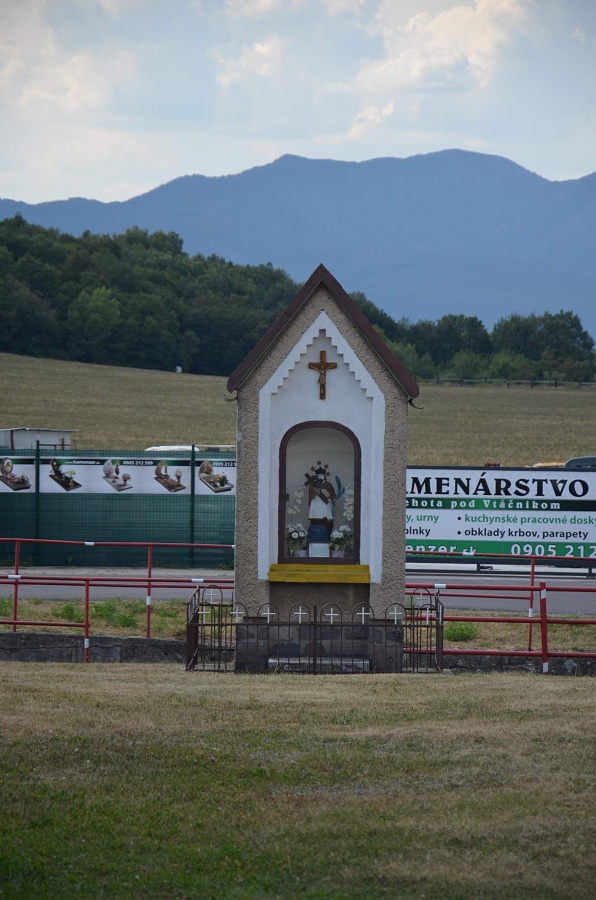 Slovensko Lehota pod Vtáčníkom