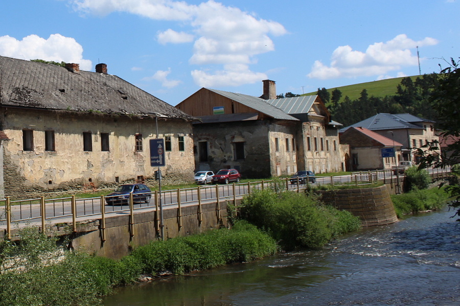 Slovensko Markušovce_ulica_Sv._Jána_Nepomuckého