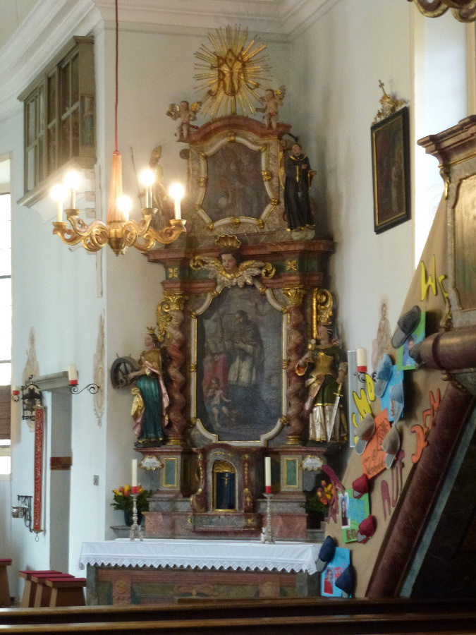 Rakousko Weißbach bei Lofer_kostel