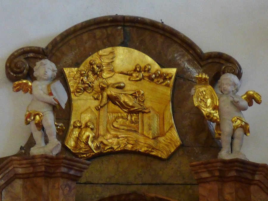 Velké Meziříčí_J_reliéf_na_oltáři_svJN_v_kostele_sv._Mikuláše