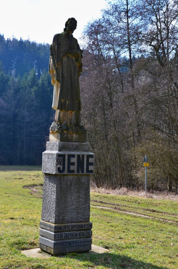 Lesní Jakubov_J_na louce u řeky Chvojnice